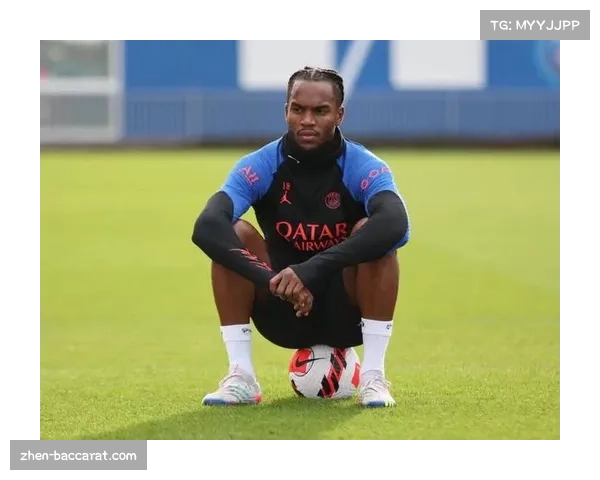 巴黎中场若昂内维斯踝关节扭伤 医疗团队评估需缺席至少两轮联赛 巴黎中场若昂内维斯踝关节扭伤 医疗团队评估需缺席至少两轮联赛